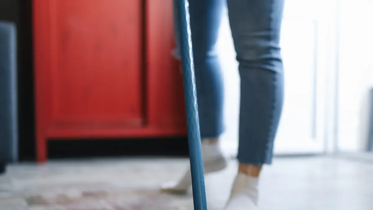 Vacuum Mop Water Tank Usage: 7 Tips for Better Performance